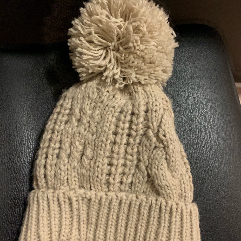 New winter hat - Picture 4 of 5